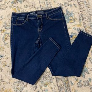 Massimo Mid-Rise Jeggings